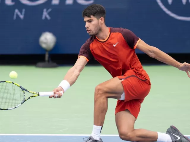 aug 16 2024 cincinnati oh usa carlos alcaraz of spain returns a shot during his match against gael monfils of france on day five of the cincinnati open mandatory credit susan mullane usa today photo reuter aug 16 2024 cincinnati oh usa carlos alcaraz of spain returns a shot during his match against gael monfils of france on day five of the cincinnati open mandatory credit susan mullane usa today photo reuter